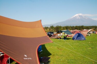 富士山とスノーピークのタープ