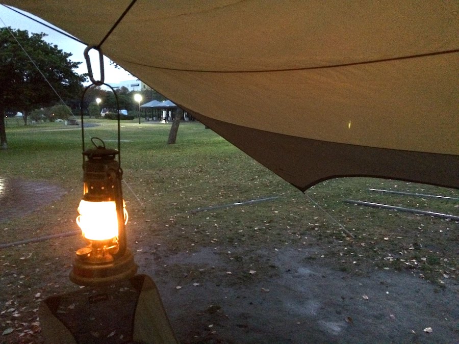 キャンプは雨の日でもキャンセル不要！雨の中でのキャンプテクと楽しみ方